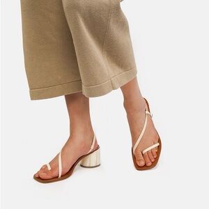 LOQ ISLA WHITE SANDALS